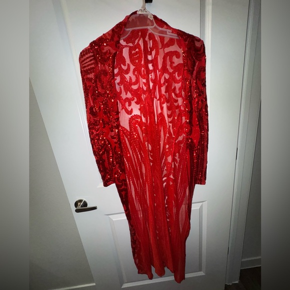 Elegant Red Sequin Duster - Picture 3 of 5